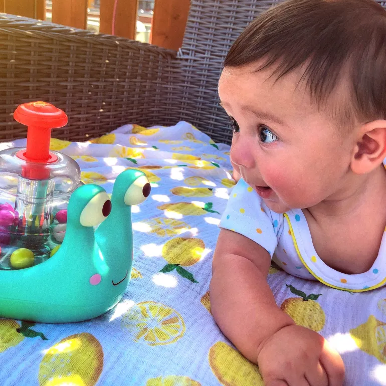 B. toys – Escar-Glooooow