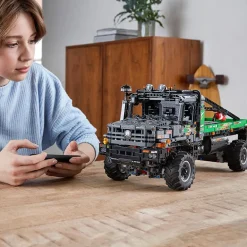 LEGO - Technic 4x4 Mercedes Benz Zetros Trial Truck (42129)